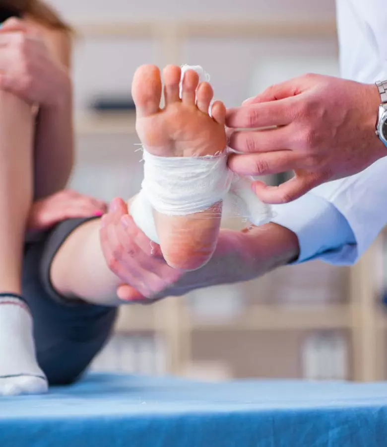 Dr. Alfredo Ortega Quiroz, Cirujano Ortopedista Traumatólogo, Alta Especialidad en Cirugía de Columna Vertebral