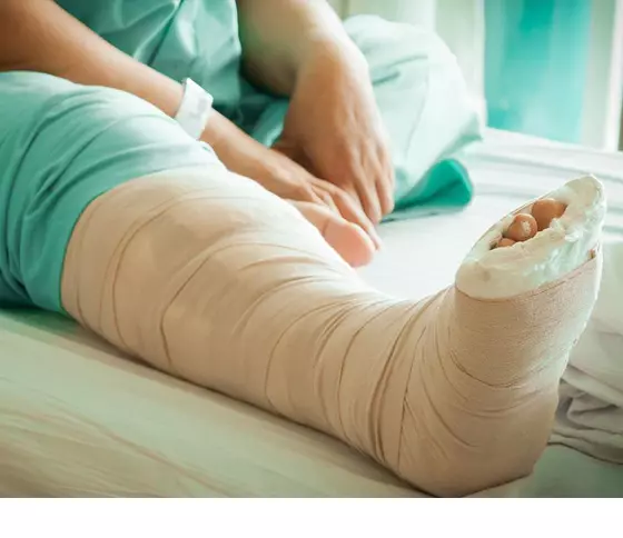 Dr. Alfredo Ortega Quiroz, Cirujano Ortopedista Traumatólogo, Alta Especialidad en Cirugía de Columna Vertebral